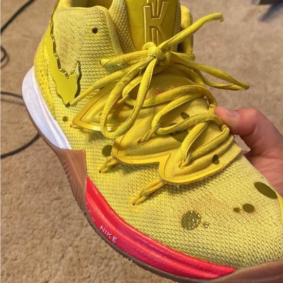 Super cool limited edition. Sponge Bob Nike Kyrie 5. - Picture 3 of 7